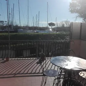 https://santys-house-1piano-no-lift-no-navetta.it-romehotels.com